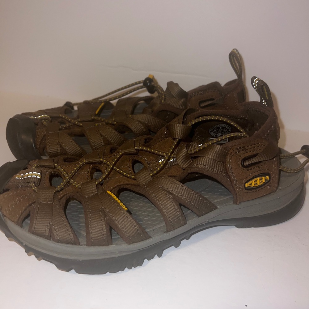 Keen women's size 6 Whisper Hiking shoes Brown Waterproof Sandals